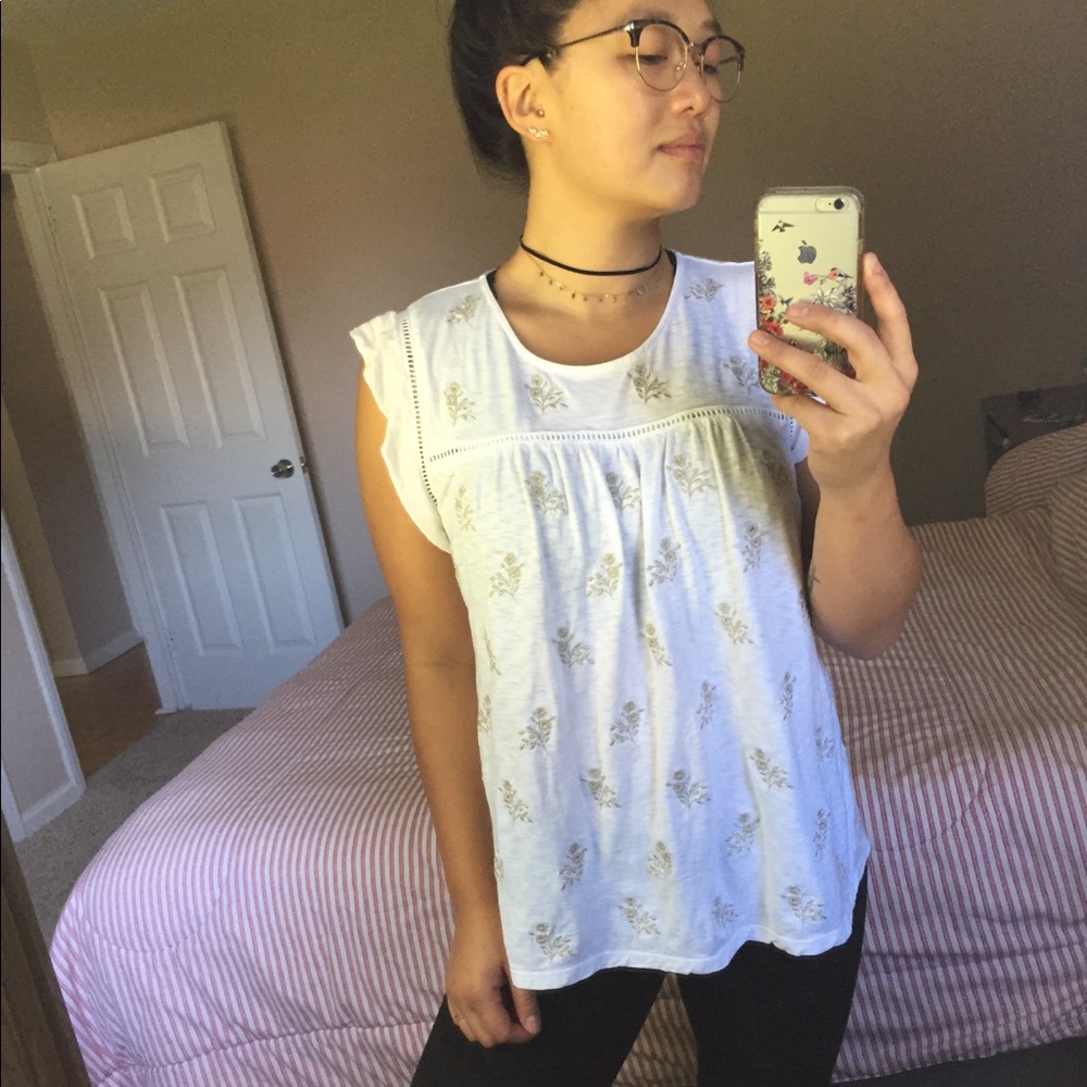 NWOT White Embroidered Top With Flutter Sleeves